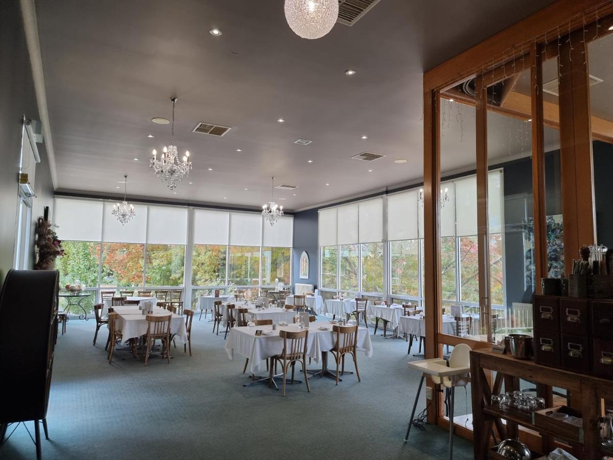 Tumbarumba Motel & Elms Restaurant Экстерьер фото