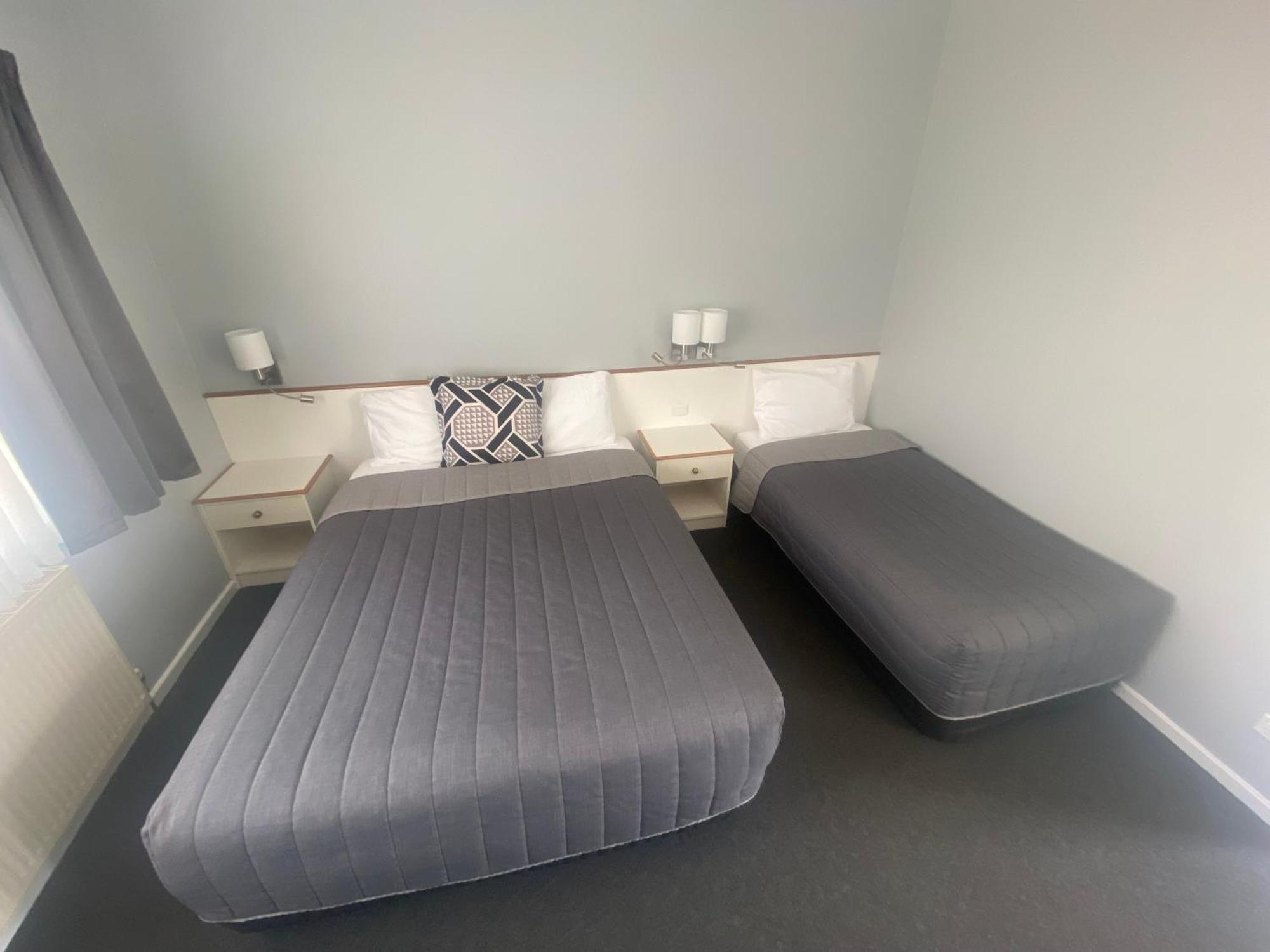 Tumbarumba Motel & Elms Restaurant Экстерьер фото
