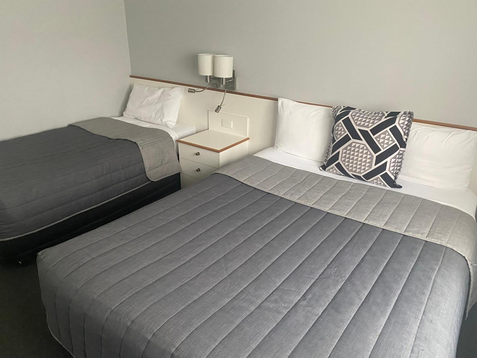 Tumbarumba Motel & Elms Restaurant Экстерьер фото