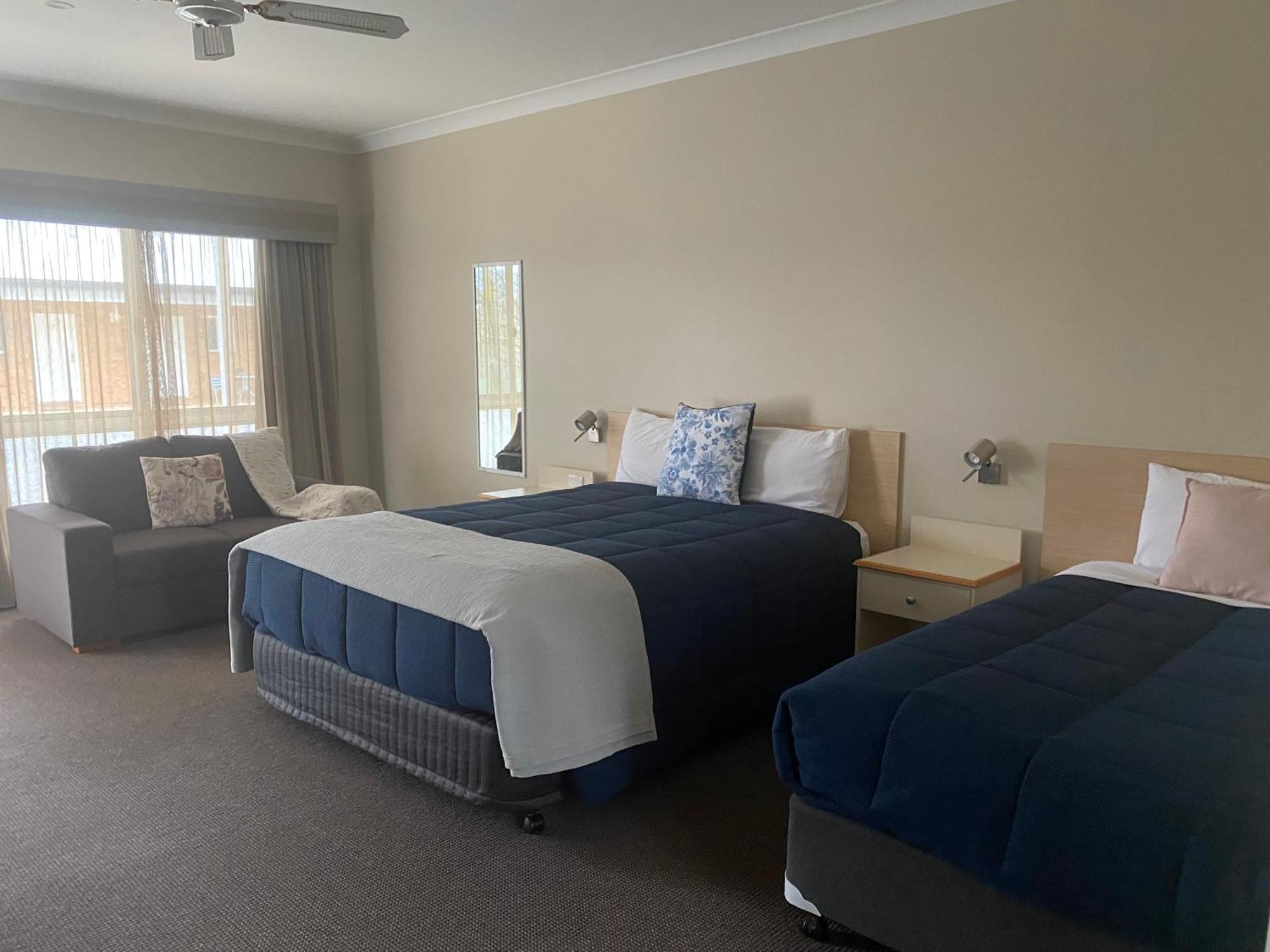Tumbarumba Motel & Elms Restaurant Экстерьер фото
